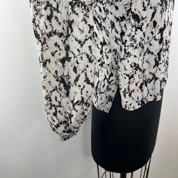 Derek Lam 10 Crosby Black Beige Blouse Top Cropped Printed Split Neck Size 0 - Picture 7 of 11
